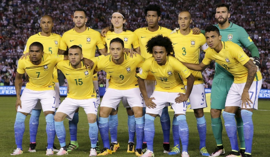 AYX SPORTS官网入口荆楚鲸鲨队鏖战海滨黑豹队，F1附加赛惊险晋级，核心复出即建功。观赏性拉满的简单介绍