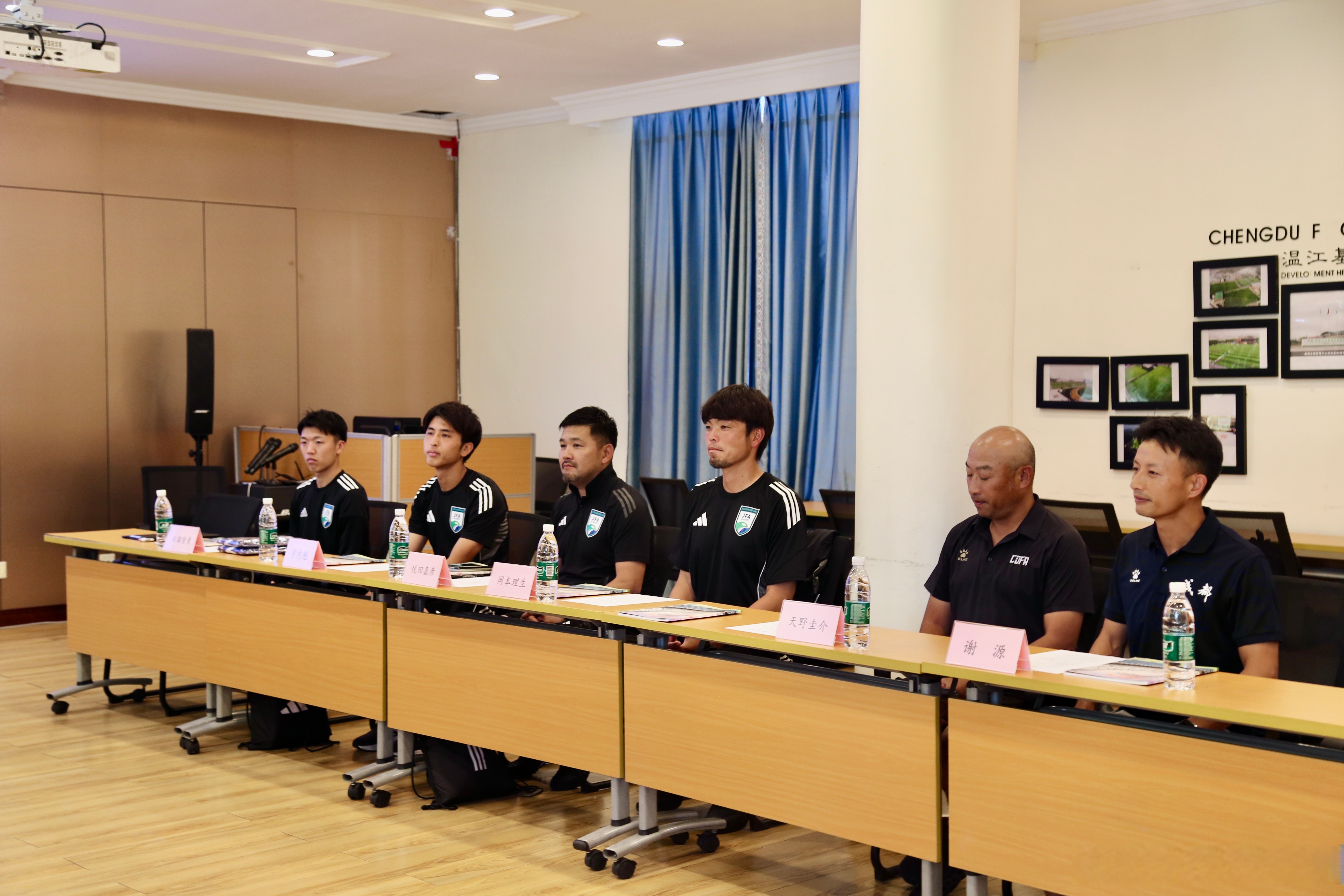 爱游戏中国官方网站登录关于转会期体能课后，波尔图内部沟通备战法甲，赛场秩序良好，资深球员宣示担当的信息