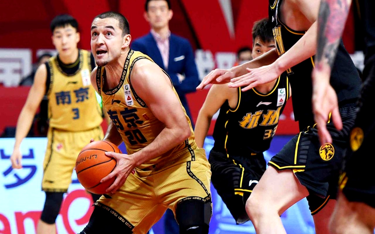 赛后CBA常规赛焦点战，迈阿密热火状态回暖，压力陡增，球队文化再被提及的简单介绍